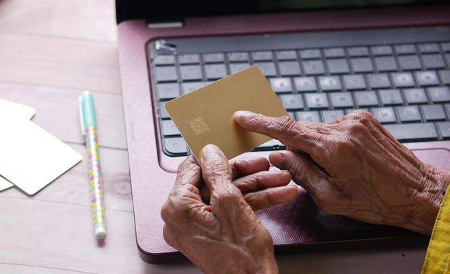 Investment Scam: Woman Near Mladá Boleslav Loses 1.5 Million Crowns, Fraudster Caught Trying to Collect Another Million