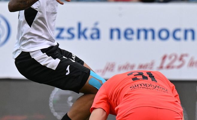 «Пардубіце» підписали бразильського форварда Вінісіуса з «Карвіни»