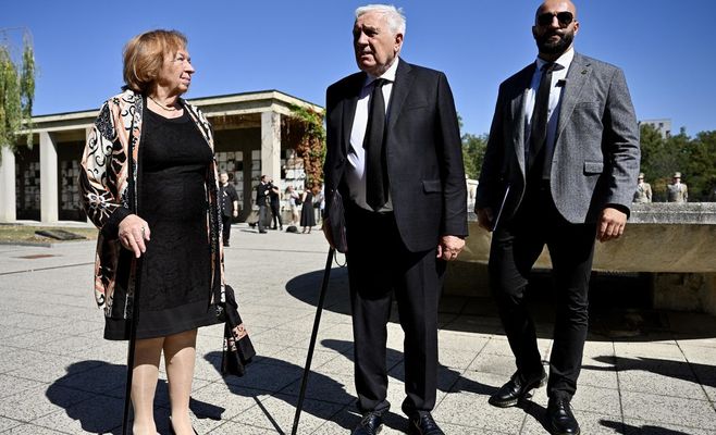 В Праге прошло прощание с художником Миланом Книжаком