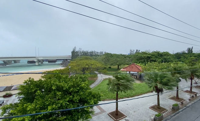 Typhoon Traps Six Czech Women on Japan's Okinawa Island