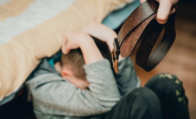 Прокурора з Південної Чехії судитимуть за знущання над власними дітьми
