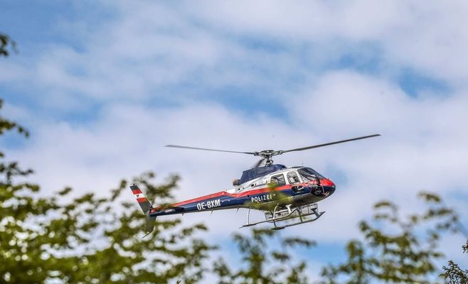 Чотирьох чеських туристів евакуювали гелікоптером з гори в Австрії