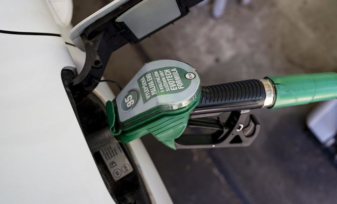 Gasoline in Czechia to Get Cheaper by at Least CZK 1.50 per Litre
