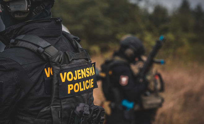 Військова поліція пропонує судити сімох за корупцію в тендерах Міноборони