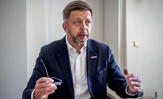 Poll: STAN overtakes ODS, Turek's Motorists would miss out on the Chamber of Deputies