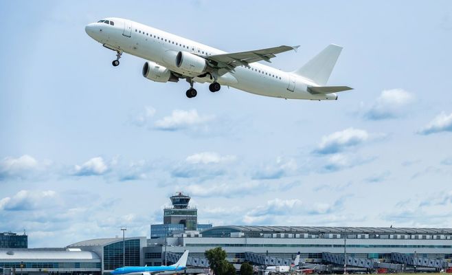 Flight from Victoria to Toronto Cancelled After Child Refuses to Buckle Up