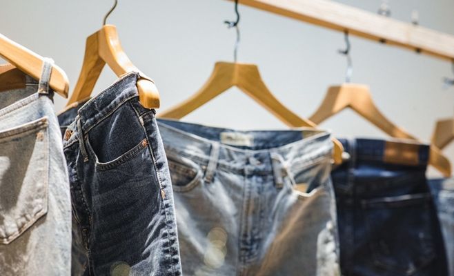 Czechs Want to Shop Consciously But Choose by Price — STEM Survey
