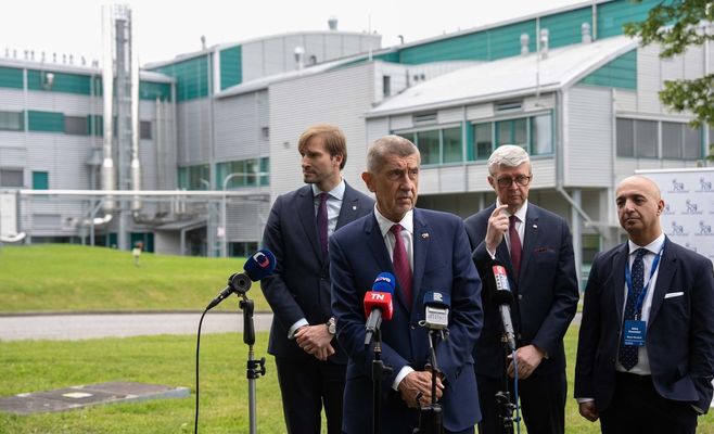 Бабиш поддержал слежку за чиновниками: сам следил за сотрудниками Минфина в 2019 году