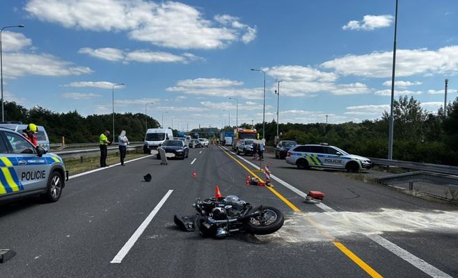 Motorcyclist hits road barrier on D1 near Ostrava, veers into oncoming lane and collides with truck