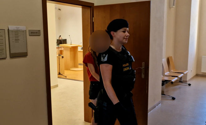 Безхатченка, яка тероризувала лікарню в Їглаві, взята під варту