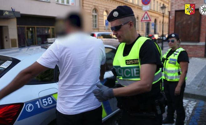 Полиция Праги проверила такси и район Andel