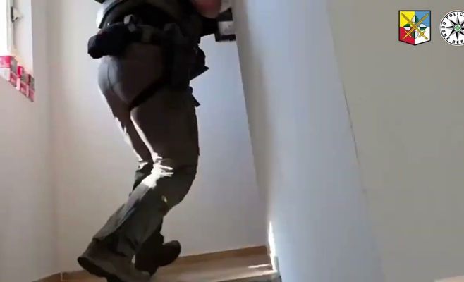 Чешская полиция за несколько часов задержала мужчину за угрозы в соцсетях