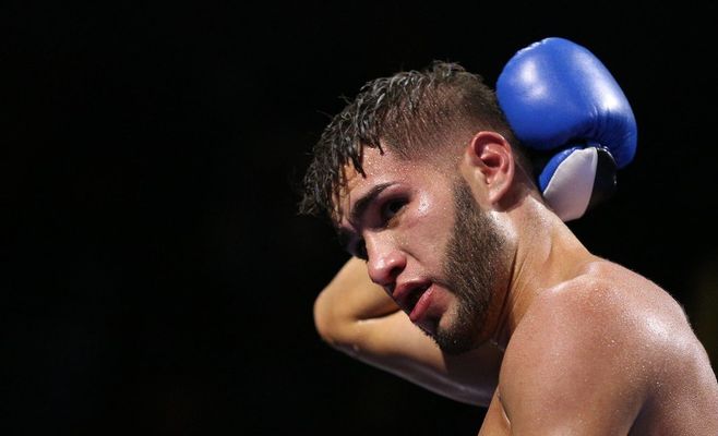 Boxer dies 11 years after falling into a vegetative state from illegal blows in the ring