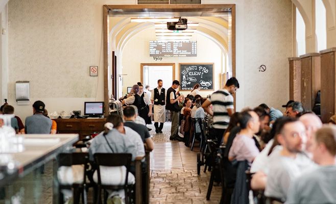 8 мест в Праге, где обедают по-местному дёшево: гид по polední menu