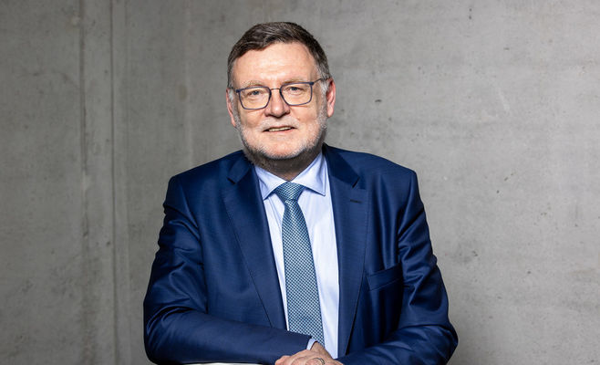 Former Finance Ministers: Czechia Is Borrowing Not for Investment, but for Current Spending
