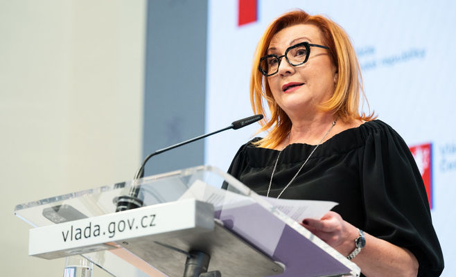 Economist Slams Proposal for Extraordinary Pension Indexation in Czechia