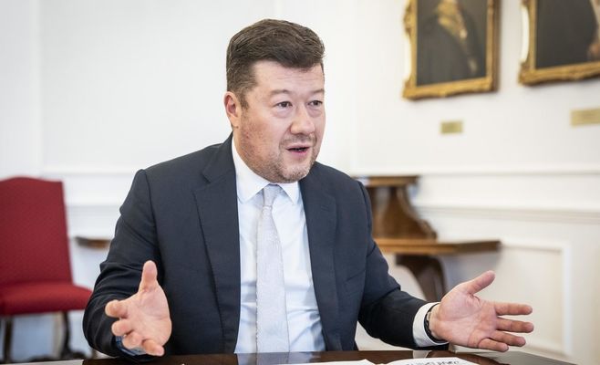 Окамура доручив вирішити проблему з туалетним папером у поїздах «Чеських залізниць»