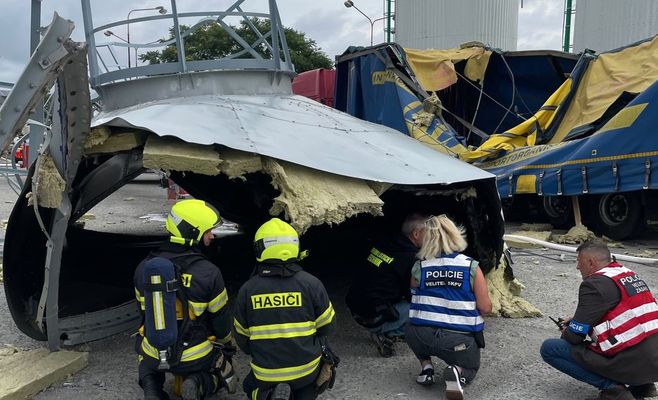 Chemical tank explodes and catches fire in Zlín Region, dozens evacuated