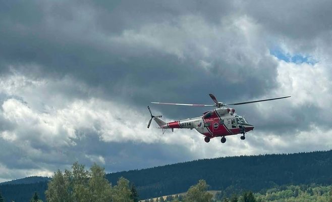 На Шумаві металеві ворота впали на трирічного хлопчика
