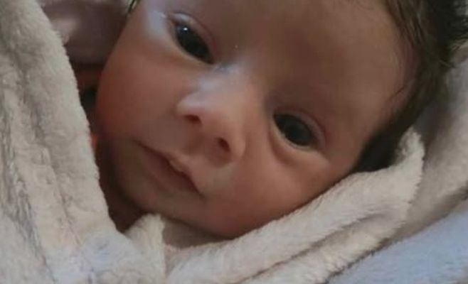 Mother Accuses Kadaň Maternity Hospital of Missing Newborn's Glaucoma, Demands 16 Million Crowns
