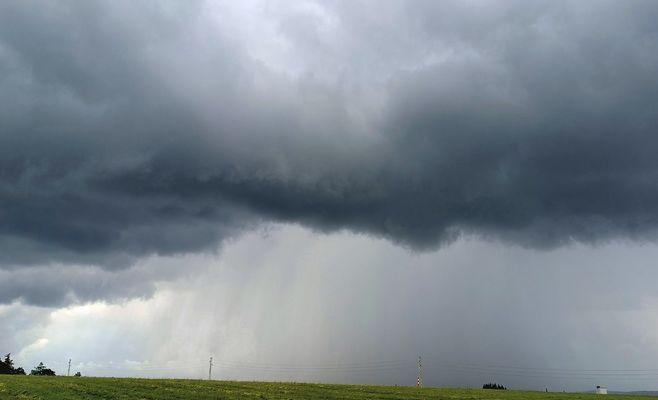 Czechia braces for severe thunderstorms with hail and heavy downpours
