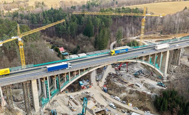 Heavy-load crash tests to shut D1 near Prague on two weekends in August