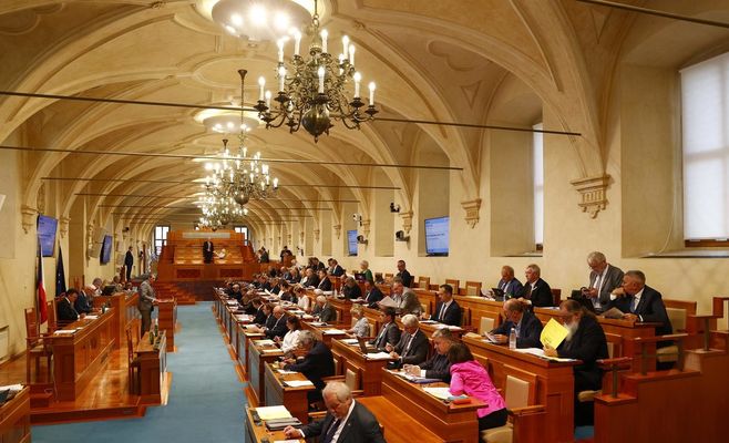 Czech Senate Blocks Babiš Government's Building Law Reform