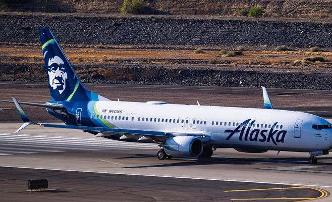 Passenger Removed From Plane for Preaching in the Aisle Before Takeoff