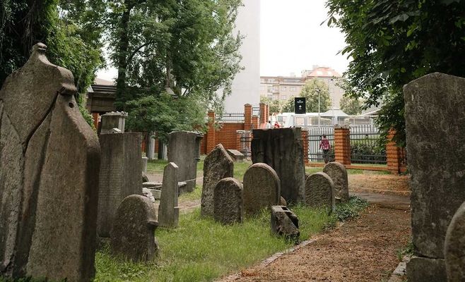 Прогулка по следам древней истории на еврейском кладбище