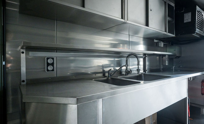 Czech Defense Ministry paid half a billion crowns for military field kitchens — some equipment still unused