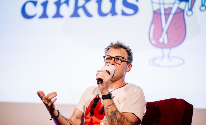 Chemist Debunks Turek's Climate Myths and Becomes an Instagram Star