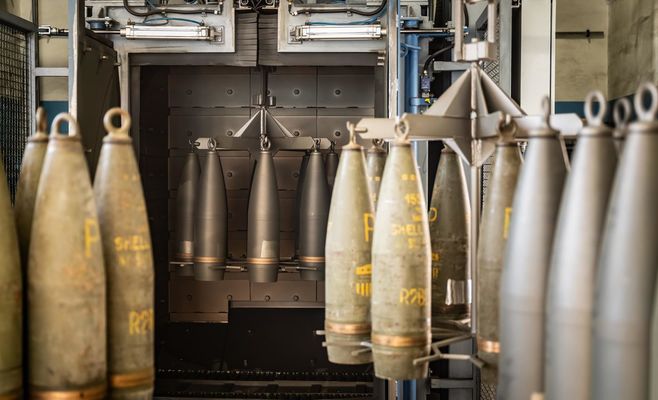 Czech arms exports top 115 billion crowns in a year