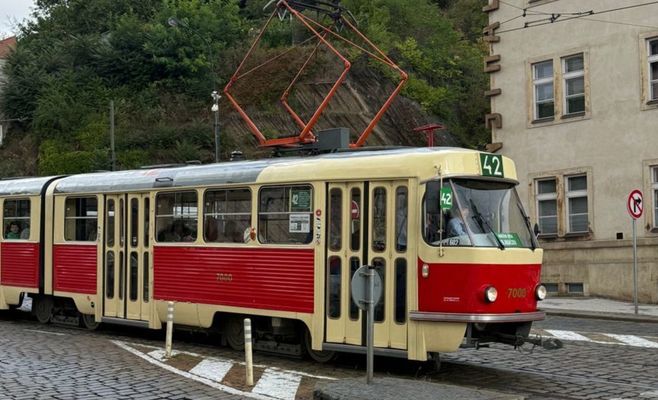 Driving instructor identifies three spots in Prague where road signs leave drivers baffled