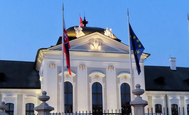 Бабиш обещал не трогать бюджетные правила — его правительство протолкнуло их изменение через вето президента