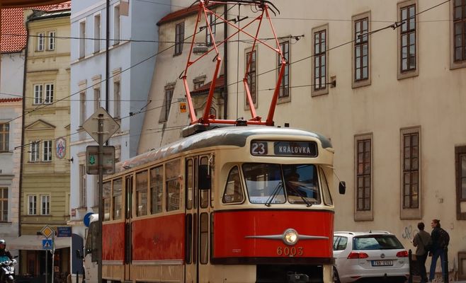 Празьке метро: реконструкція станції «Флора» затягнеться ще на три місяці через приховані пошкодження