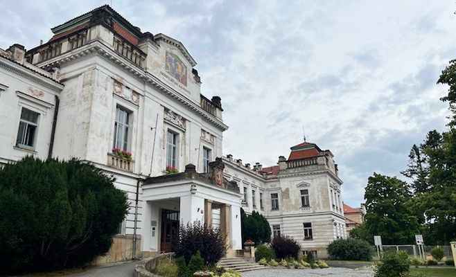 Рассекреченные Богницы: прогулка с историей психиатрической лечебницы