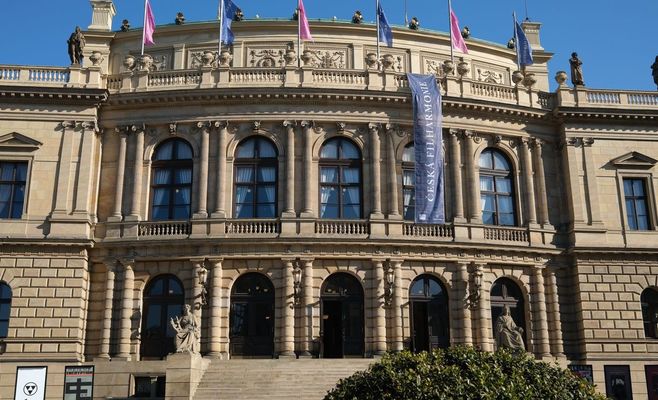 «Концерт для парку» у Празі 13 зібрав тисячі глядачів, за барабани сів сам староста