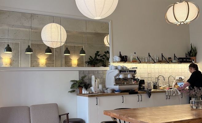 Coffee Bird на Пштроссовой: новая пражская кофейня, которая за два месяца стала «своим» местом