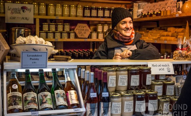 Рождественские рынки на площади Тыла