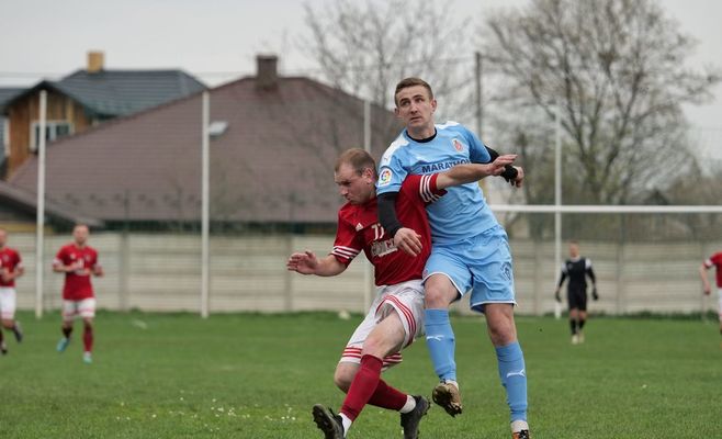 Red Card for Plzeň Defender Sparks Debate Among Football Experts
