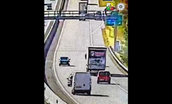 В Чехии водитель выехал на встречку по автомагистрали D5