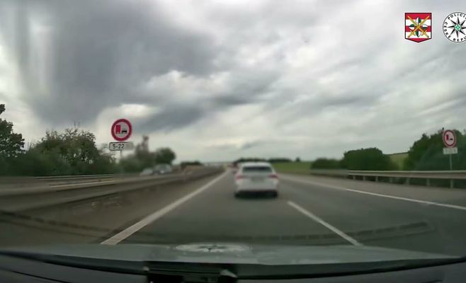 На трассе D1 водитель сел за руль почти с четырьмя промилле алкоголя