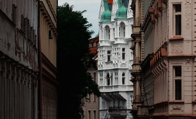 Опитування: Шейнгерр — найпопулярніший кандидат у празькі мери, Гушбауер від ANO програє