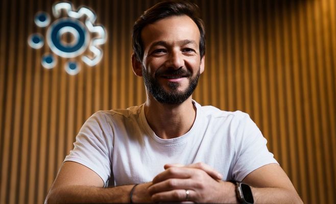 «В компаниях всё не так радужно, как в LinkedIn»: Томаш Браверман о том, как ИИ меняет Slevomat