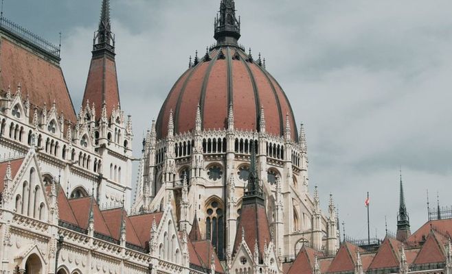 Поліція перевіряє мільйони на рахунках кандидата від «Зелених» у Празі-3