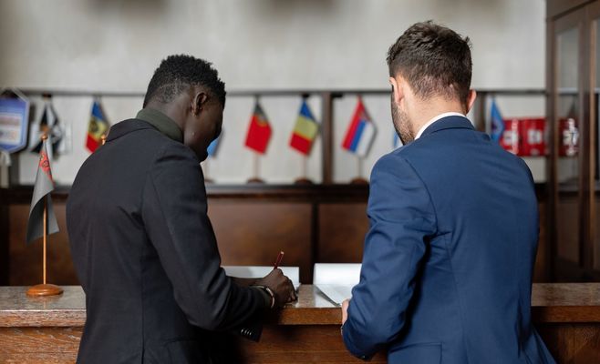 Трамп вимагає від України припинити удари по НПЗ Росії через зростання цін на бензин