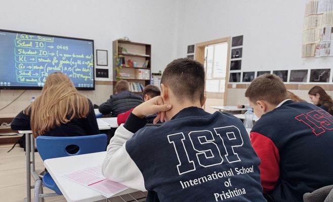 У празькій школі загадкова інфекція вразила вже 250 людей