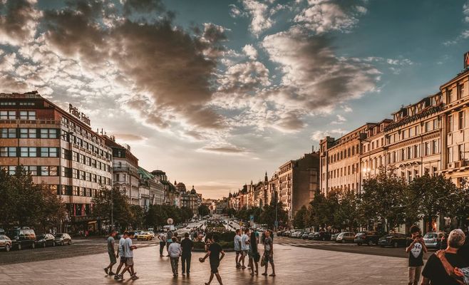 Survey: Czechs trust their municipalities most, Zlín Region named the safest