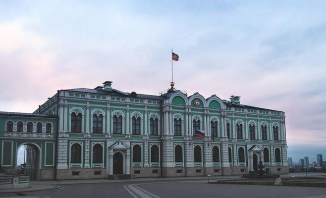 Палата депутатов поддержала заморозку зарплат политиков — но не успевает вовремя