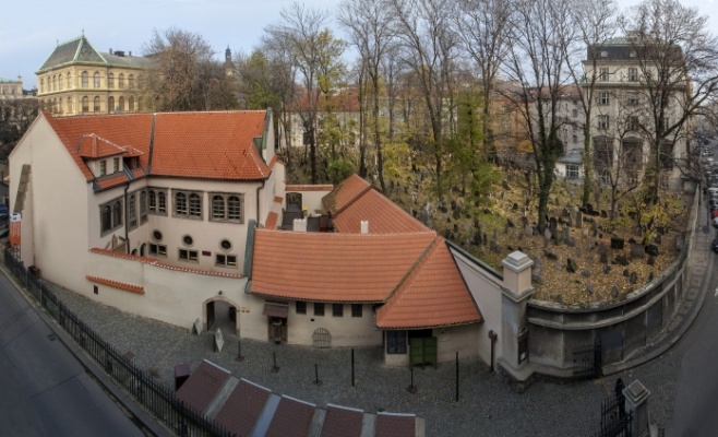 Памятник жертвам Холокоста